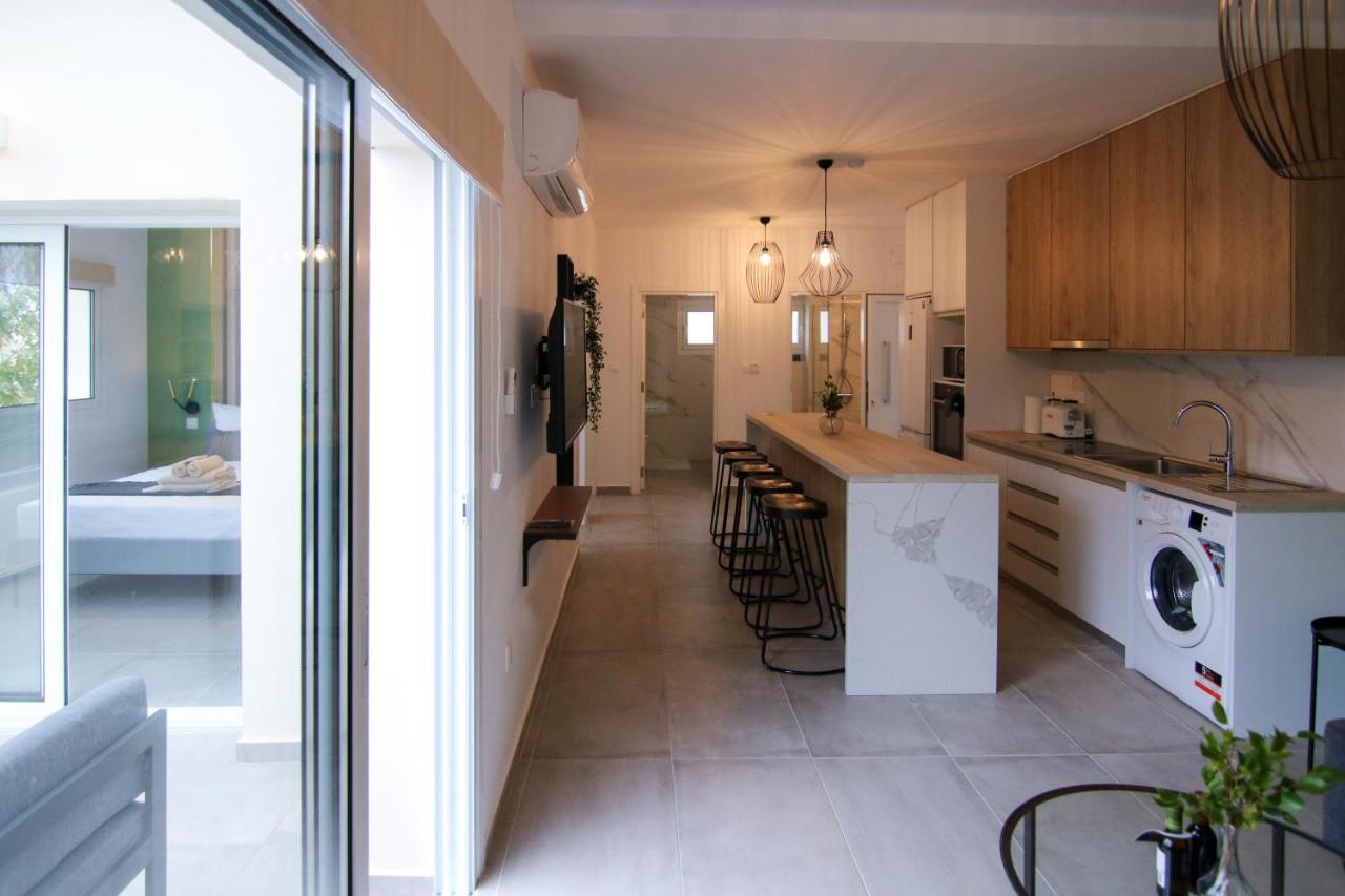 Phaedrus Living: Seaside Modern Flat Limnaria 123 Lejlighed Paphos Eksteriør billede