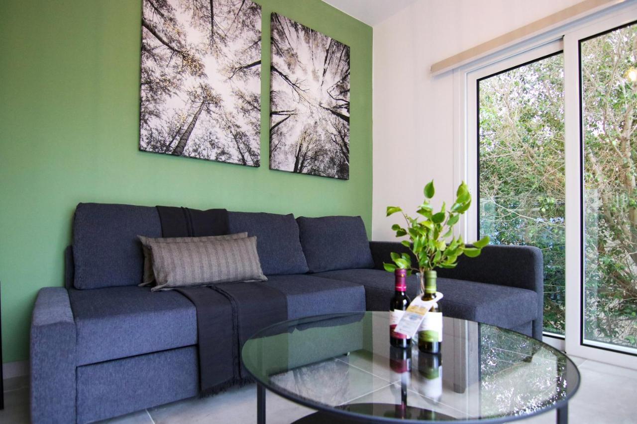 Phaedrus Living: Seaside Modern Flat Limnaria 123 Lejlighed Paphos Eksteriør billede