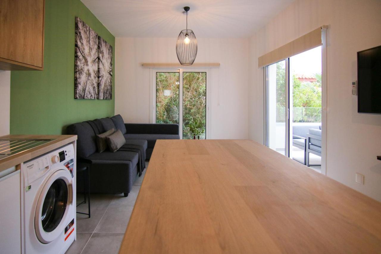 Phaedrus Living: Seaside Modern Flat Limnaria 123 Lejlighed Paphos Eksteriør billede