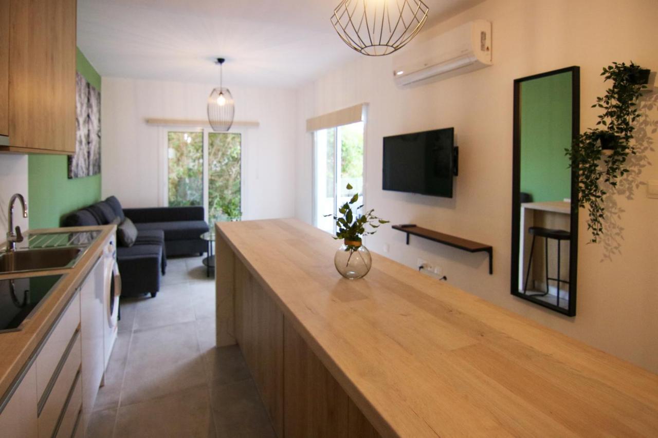 Phaedrus Living: Seaside Modern Flat Limnaria 123 Lejlighed Paphos Eksteriør billede