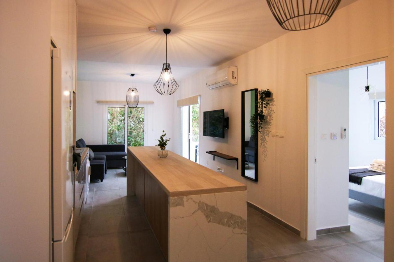 Phaedrus Living: Seaside Modern Flat Limnaria 123 Lejlighed Paphos Eksteriør billede